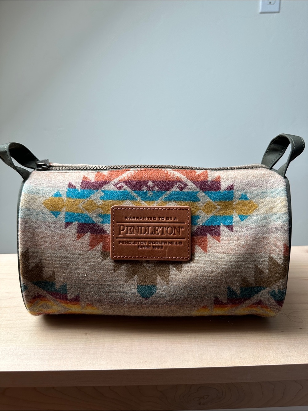 Pendleton barrel crossbody bag - travel kit - wool